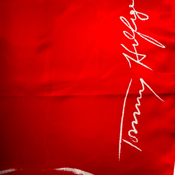 Tommy Hilfiger large pure silk scarf - Picture 3 of 5